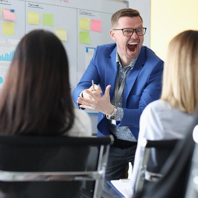 Piętrzenie bzdur jest niedostrzegalną formą dręczenia w pracy. Jak mu przeciwdziałać?