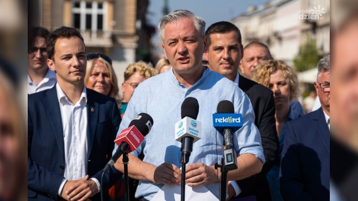 Biedroń: Polskie wizy można było kupować jak sałatę na straganie