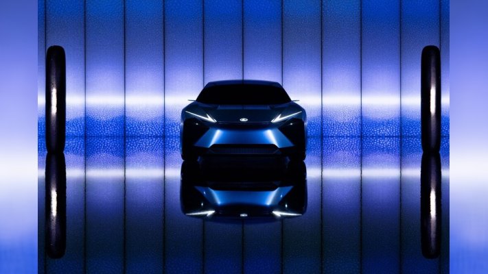 Lexus przygotował specjalną wystawę. Wielki ekran i osobisty wschód słońca