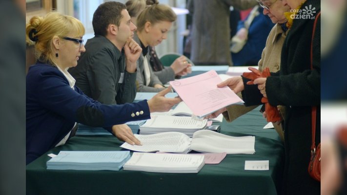 II tura wyborów samorządowych 2024. Frekwencja na g. 17