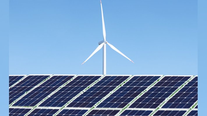 Fotowoltaika czy turbina? Ekspert radzi, co się bardziej opłaca