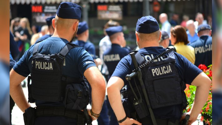 Policja chce żebyś odblokował telefon? Warto znać swoje prawa