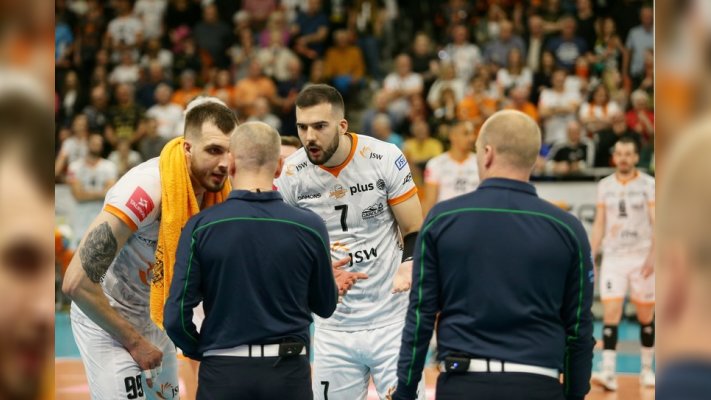 Wielki skandal w finale PlusLigi. Karygodny błąd sędziów podczas piłki meczowej