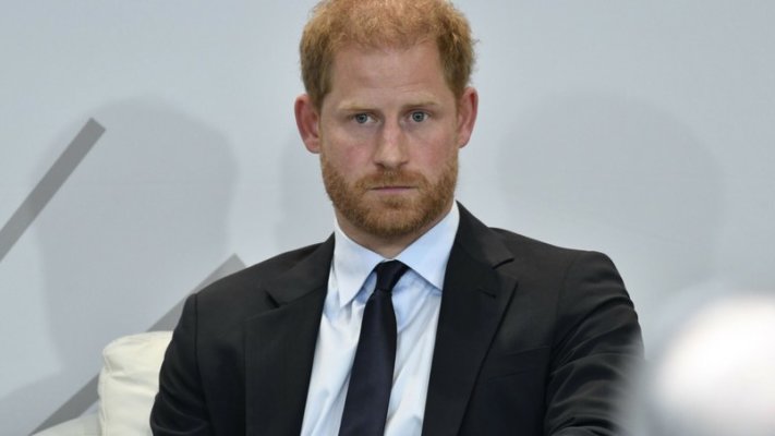Książę Harry zostawia Meghan Markle i leci do Wielkiej Brytanii. Powód jego wizyty zaskakuje