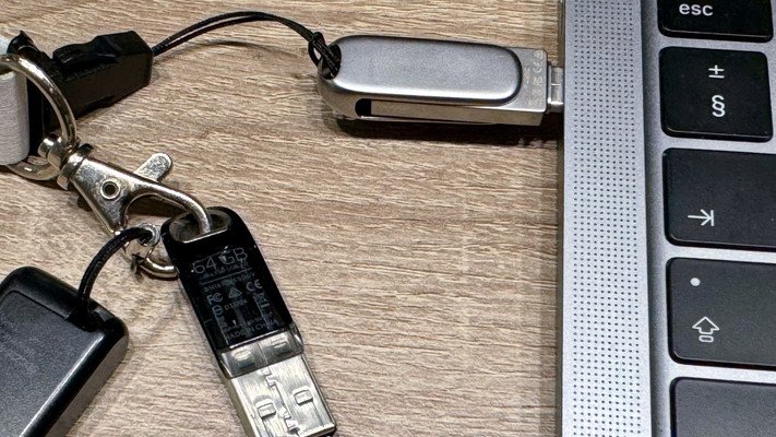 Cena za zgubienie pendrive'a. Firma zapłaci prawie 240 tys. zł
