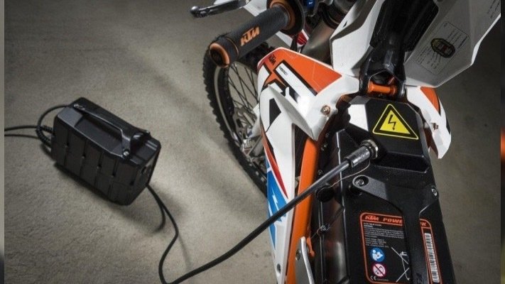 Trwałe akumulatory w elektrykach. Norma Euro 7 stawia wymagania producentom samochodów