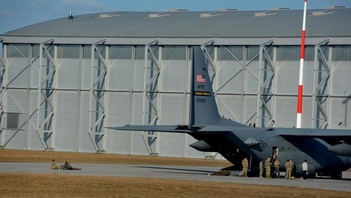 Lotnisko w Rzeszowie pod ścisłą ochroną. Pobicia i próby podpalenia