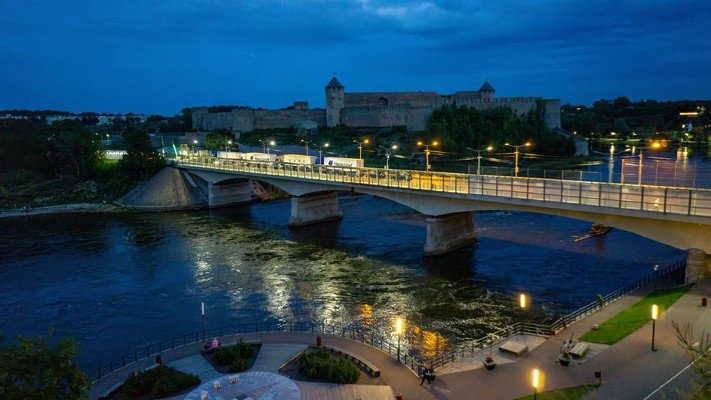 Estonia alarmuje: Rosja usunęła na Narwie nasze boje graniczne. To prowokacja